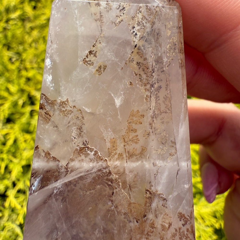 Dendritic Quartz Tower - Picture 6 of 7